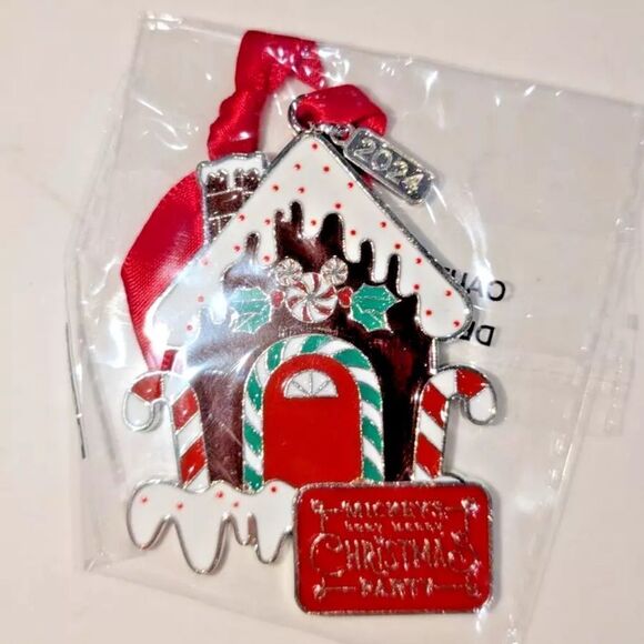 Mickey’s Very Merry Christmas Party 2024 Gingerbread House Ornament MVMCP NEW - Picture 1 of 9